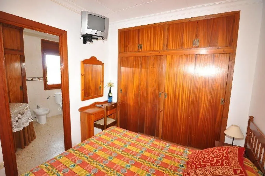 Konukevi Hostal Can Salvador Roses