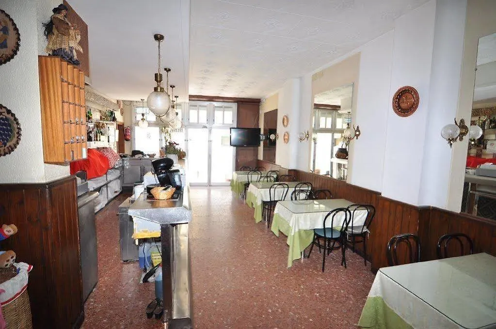 Hostal Can Salvador Roses 0*,