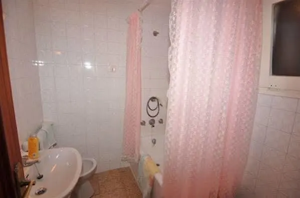 Hostal Can Salvador Roses 0*,  İspanya
